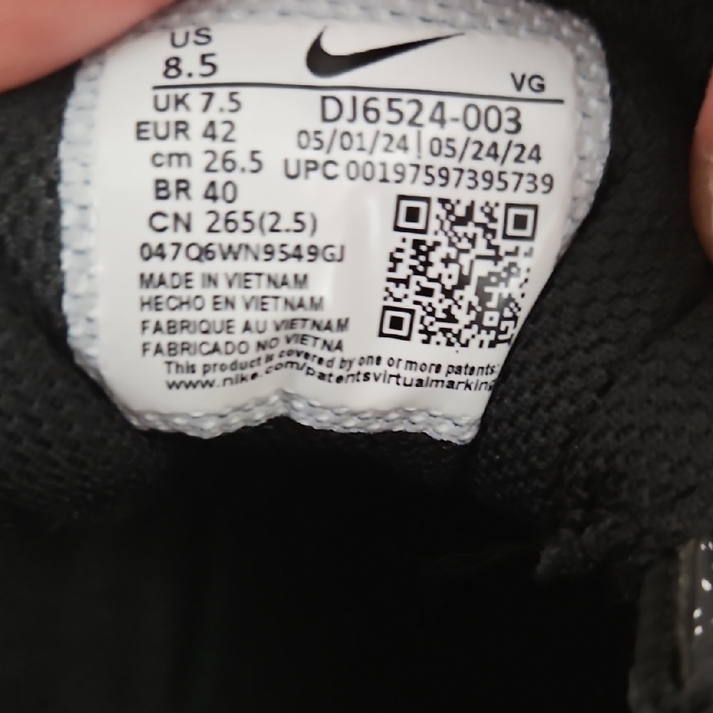 Nike Black & White Baseball Cleats Sz 8.5 Mens - Picture 2 of 8